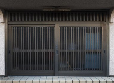 Benefits of Automatic Gates Swinging vs. Sliding Gates